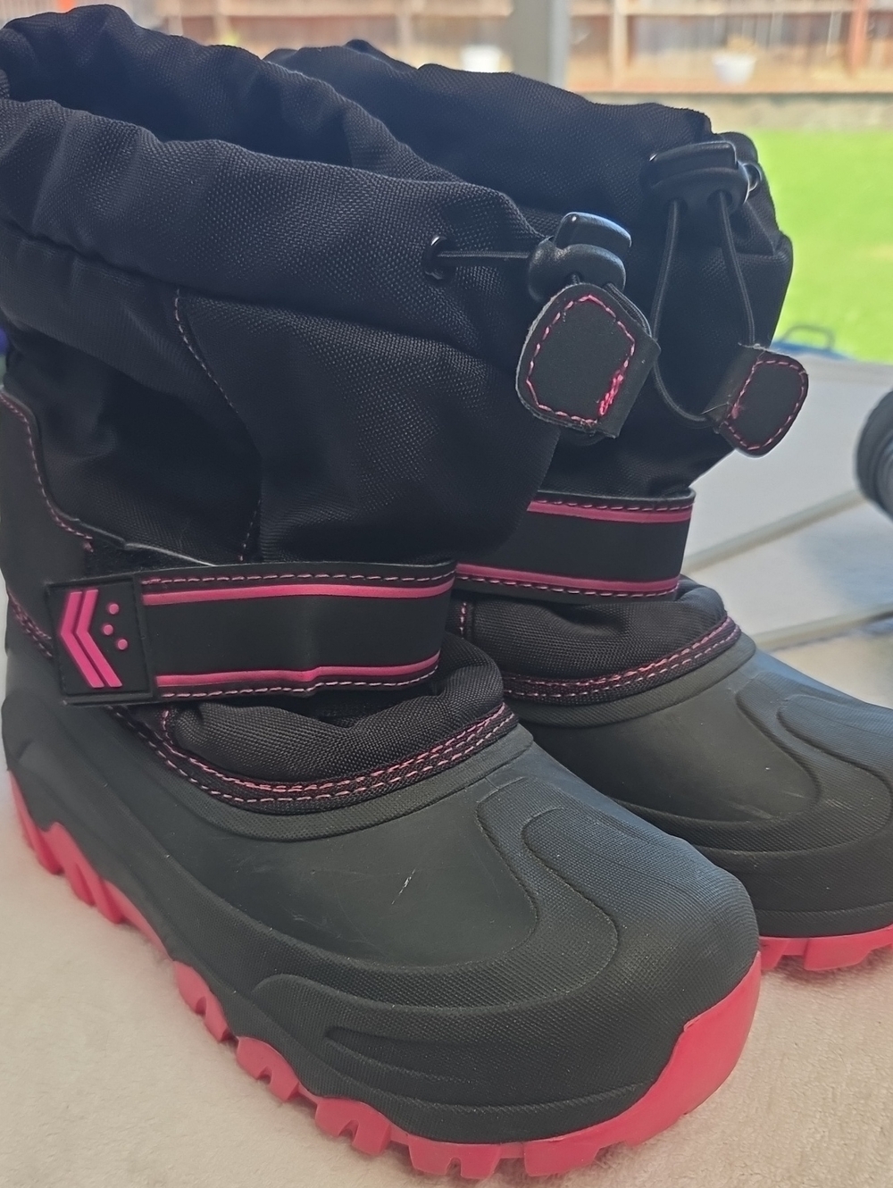 Kids Waterproof Black and Pink Snow Boots with Secure Strap Sz 3